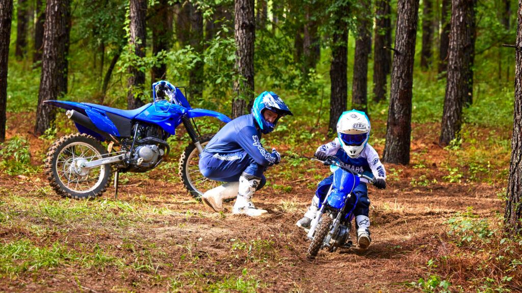 Βοηθήματα για τον αναβάτη