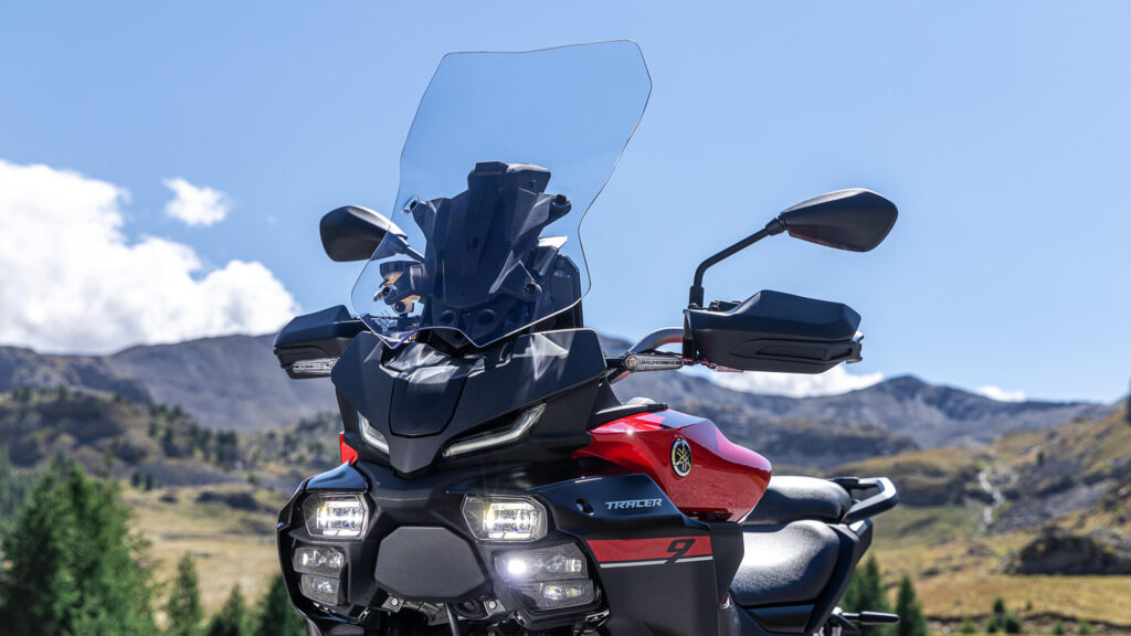 Ρυθμιζόμενος σε δέκα θέσεις ανεμοθώρακας για βελτιωμένη προστασία από τον αέρα