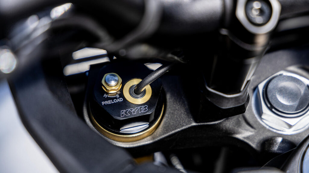 Ρυθμιζόμενη ημι-ενεργητική ηλεκτρονική ανάρτηση