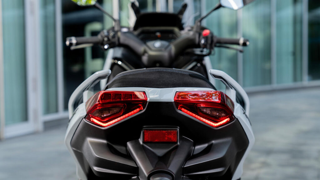 Πλήρης φωτισμός LED