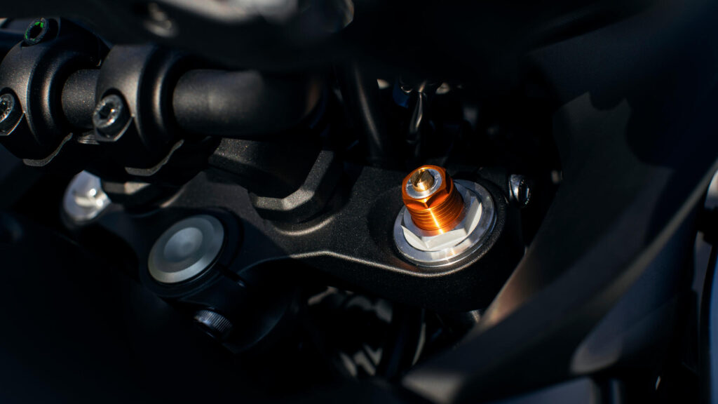 Ρυθμιζόμενη εμπρός και πίσω ανάρτηση